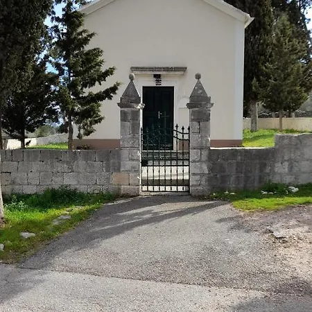 A.teskera 公寓 特罗吉尔