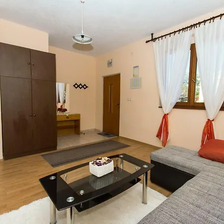 A.teskera Apartment